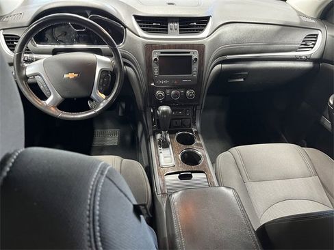 Used 2016 Chevrolet Traverse LT w/ Style and Technology Package image 22