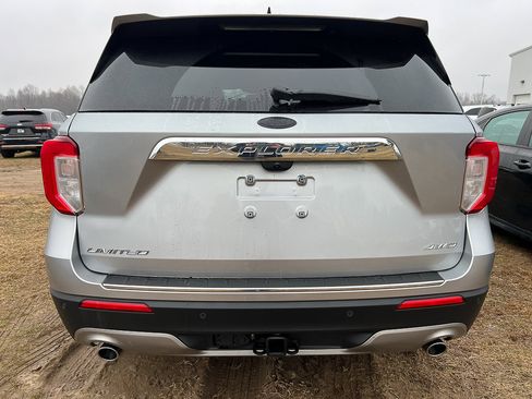 Used 2022 Ford Explorer Limited w/ Limited Technology Package image 4