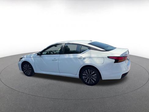 Used 2026 Nissan Altima 2.5 SV FWD image 9