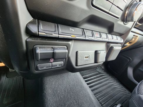 Used 2019 GMC Sierra 1500 4x4 Crew Cab w/ 1SA Driver Alert Package I image 25