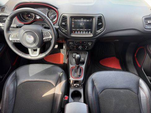 Used 2018 Jeep Compass Trailhawk w/ Cold Weather Group AWD/4WD image 32