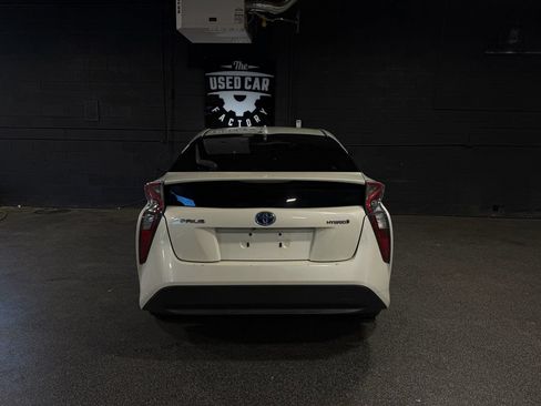 Used 2017 Toyota Prius Two FWD image 5