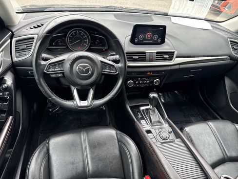 Used 2018 MAZDA MAZDA3 Touring FWD image 7