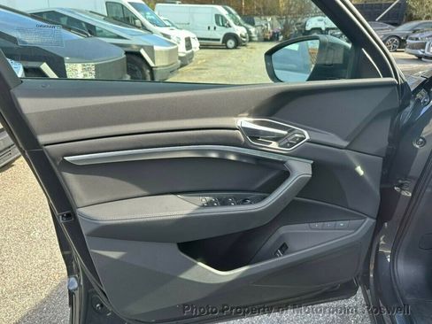 Used 2021 Audi e-tron Premium w/ Convenience Plus Package image 14