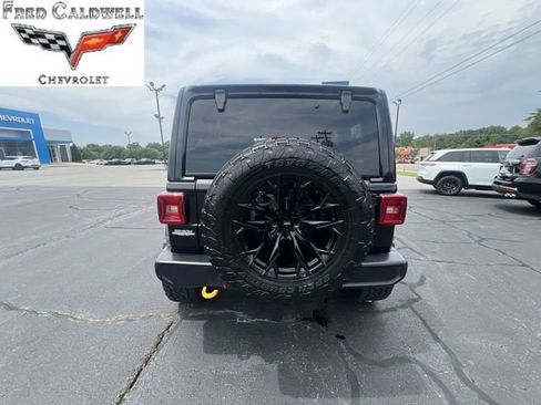 Used 2021 Jeep Wrangler Unlimited Sahara AWD/4WD image 37