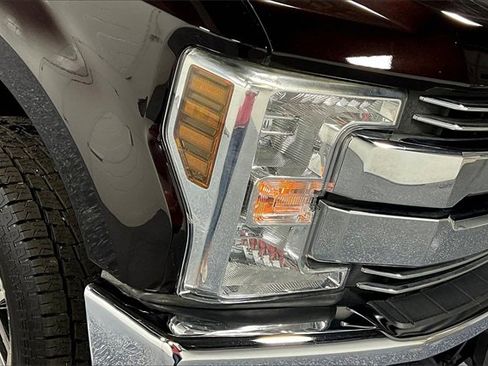 Used 2019 Ford F250 Lariat w/ FX4 Off-Road Package image 29