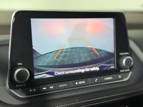 Used 2023 Nissan Rogue S AWD/4WD image 12