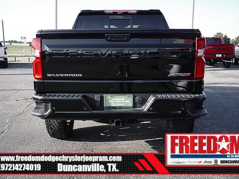 Used 2024 Chevrolet Silverado 1500 ZR2 w/ Technology Package AWD/4WD image 3