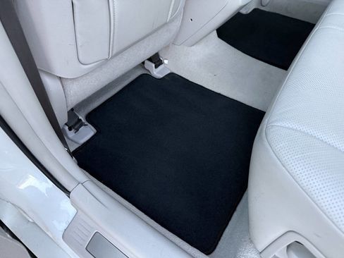 Used 2011 Toyota Avalon Limited image 14