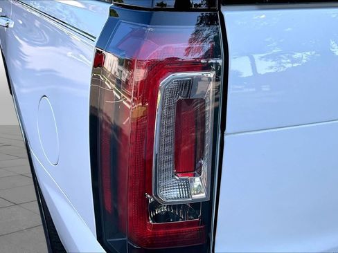 Used 2018 GMC Yukon Denali RWD image 29