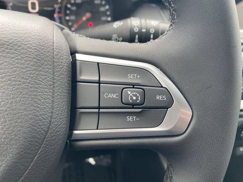 Used 2026 Jeep Compass Latitude AWD/4WD image 34