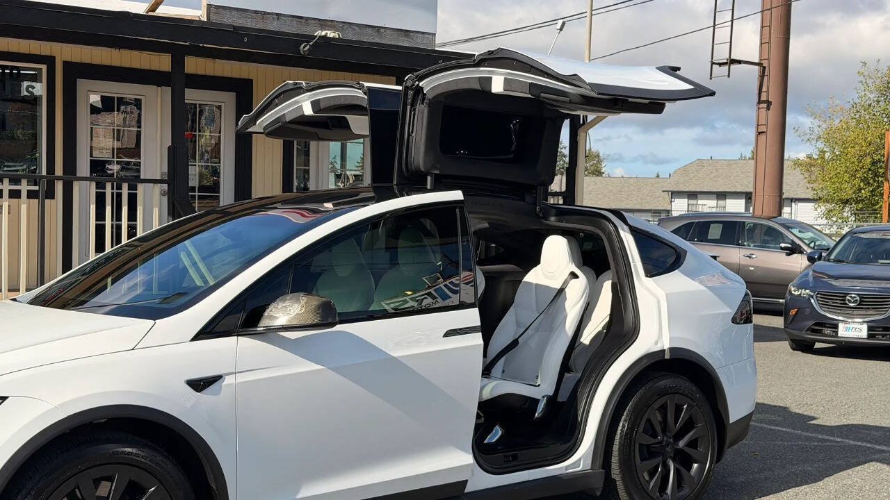 Used 2023 Tesla Model X AWD/4WD image 21