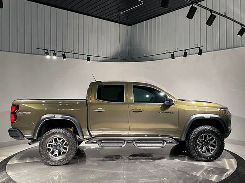 Used 2025 Chevrolet Colorado ZR2 w/ Technology Package image 10