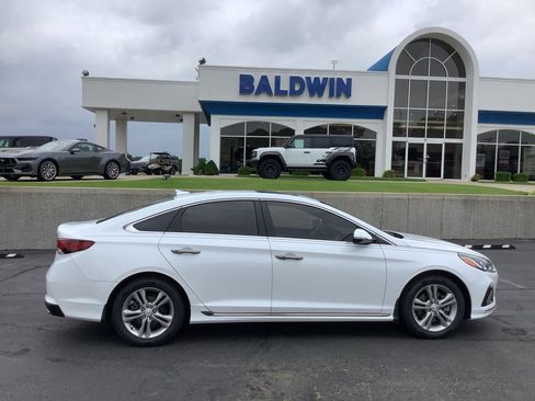 Used 2019 Hyundai Sonata Sport w/ Tech Package 03 FWD image 8