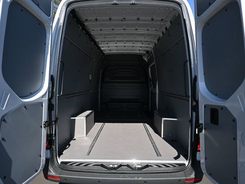 Used 2025 Mercedes-Benz Sprinter 2500 image 29