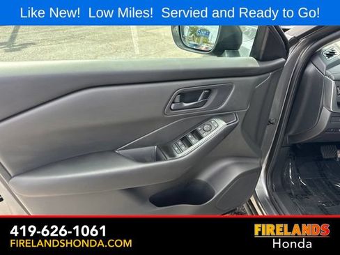 Used 2025 Nissan Rogue S FWD image 11