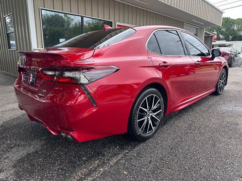 Used 2023 Toyota Camry SE FWD image 3