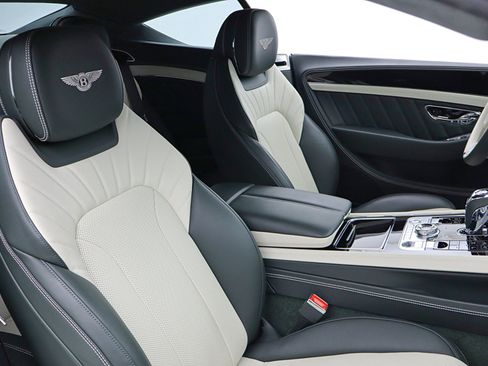 Used 2024 Bentley Continental GT V8 image 40