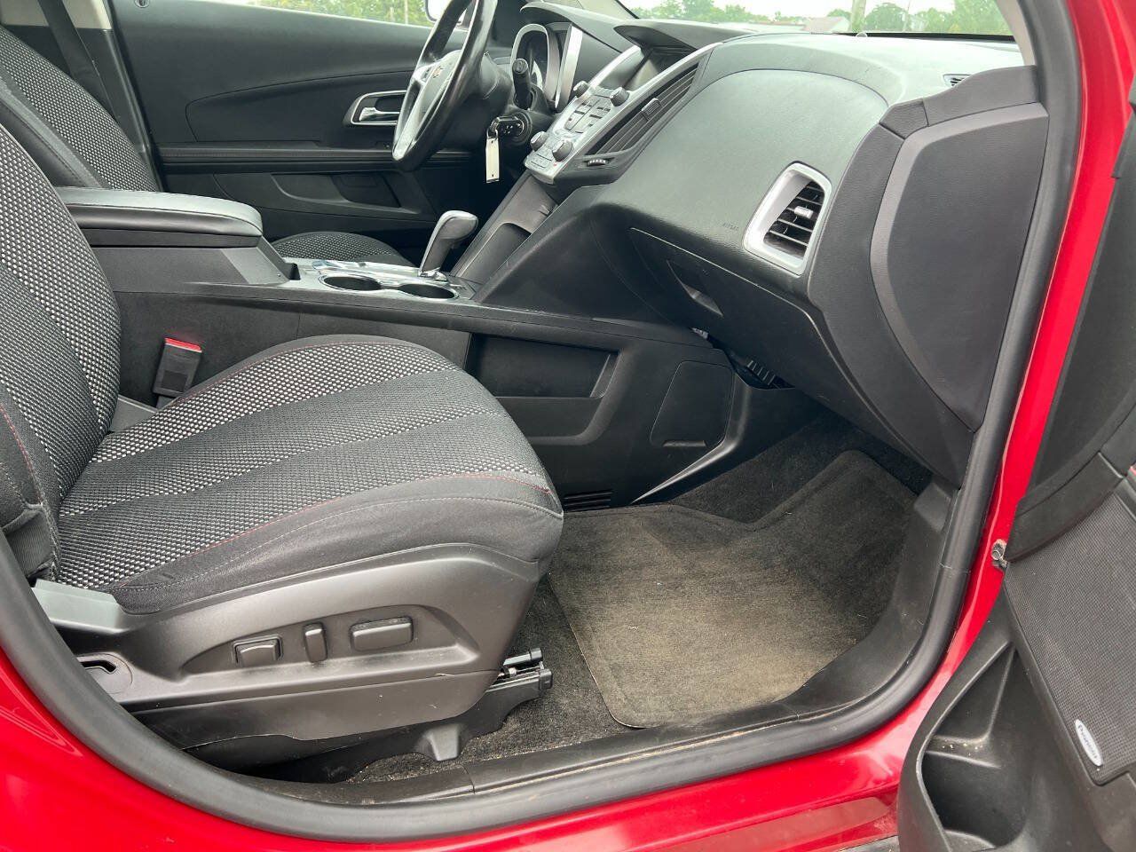 Used 2015 Chevrolet Equinox LT w/ Power Convenience Package FWD image 4