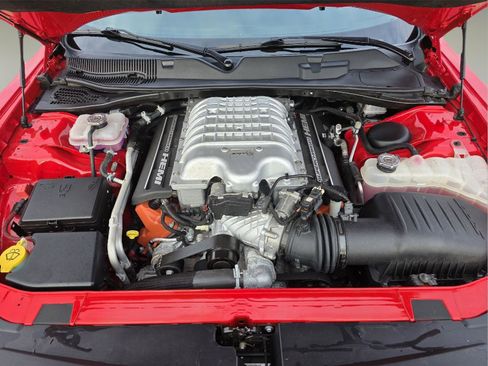 Used 2016 Dodge Challenger SRT Hellcat image 33