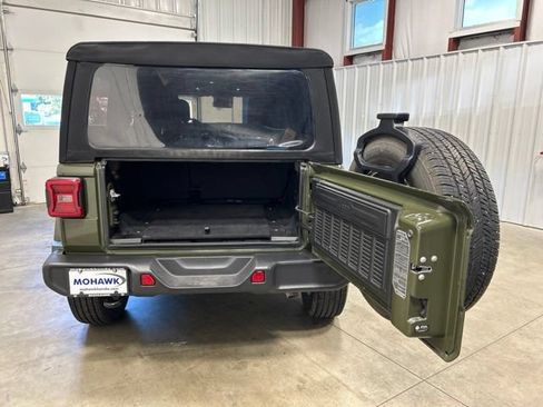Used 2024 Jeep Wrangler Unlimited Sahara AWD/4WD image 20