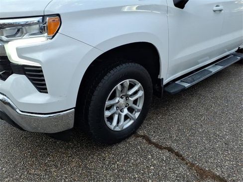 Used 2022 Chevrolet Silverado 1500 LT image 4