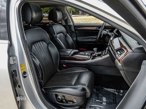 Used 2019 Genesis G90 5.0 Ultimate RWD image 39