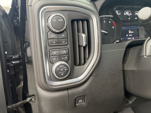 Used 2021 GMC Sierra 2500 AT4 image 23