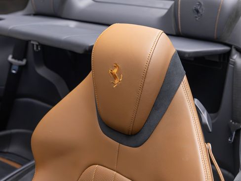 Used 2024 Ferrari Roma Spider RWD image 34