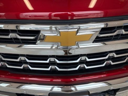 Used 2023 Chevrolet Silverado 1500 LTZ w/ LTZ Premium Package AWD/4WD image 3