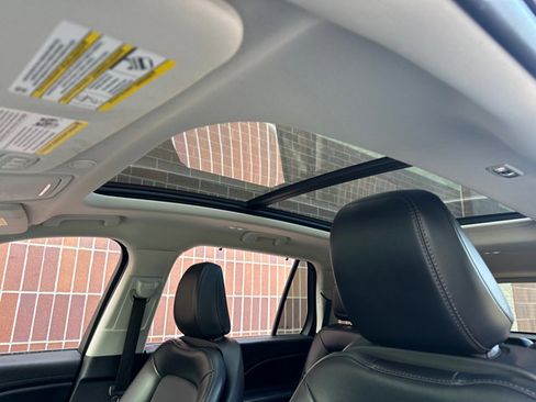 Used 2025 Lincoln Aviator AWD image 26