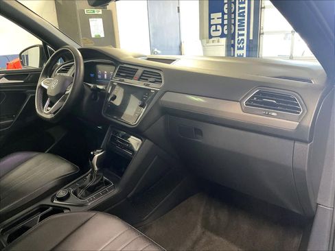 Used 2023 Volkswagen Tiguan SE R-Line image 14