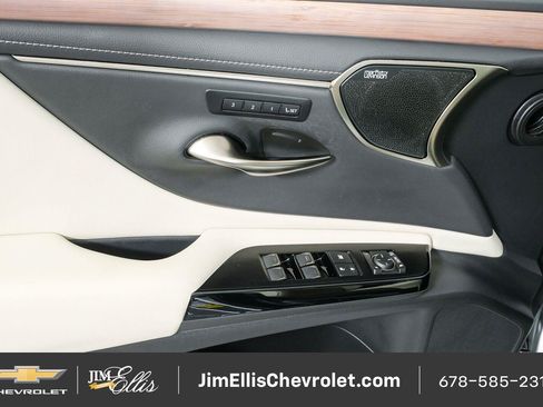 Used 2025 Lexus ES 350 Ultra Luxury w/ Accessory Package (Z2) FWD image 6