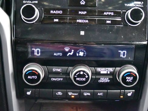 Used 2022 Subaru Ascent Limited w/ Technology Package image 57