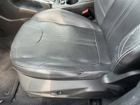 Used 2012 Ford Focus Titanium FWD image 15