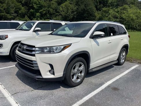 Used 2018 Toyota Highlander Limited FWD image 5