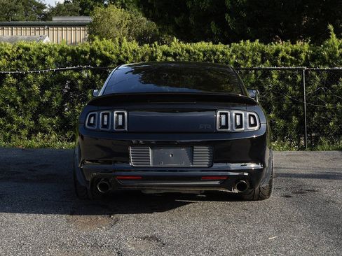 Used 2014 Ford Mustang GT RWD image 7