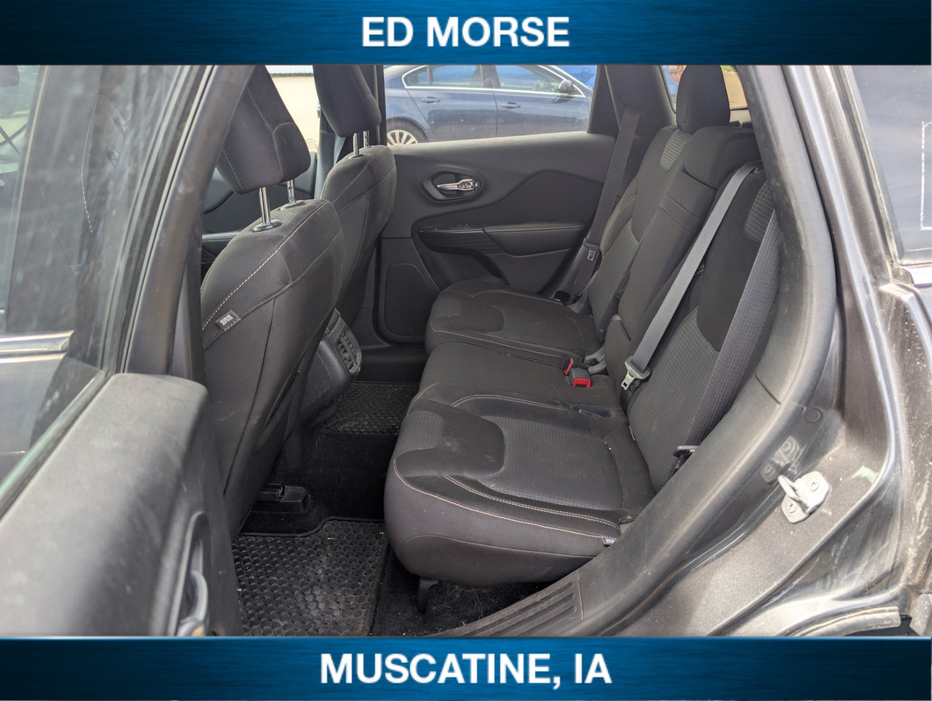 Used 2015 Jeep Cherokee Latitude w/ Cold Weather Group AWD/4WD image 6