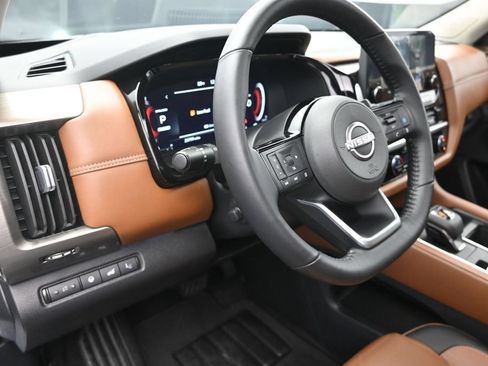Used 2025 Nissan Pathfinder Platinum w/ Cargo Package FWD image 12