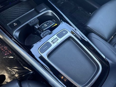 Used 2024 Mercedes-Benz GLB 250 image 36
