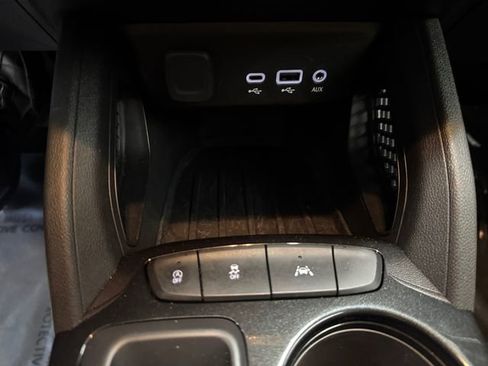 Used 2023 Chevrolet TrailBlazer LT FWD image 16