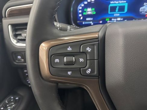 Used 2024 Chevrolet Suburban High Country AWD/4WD image 13