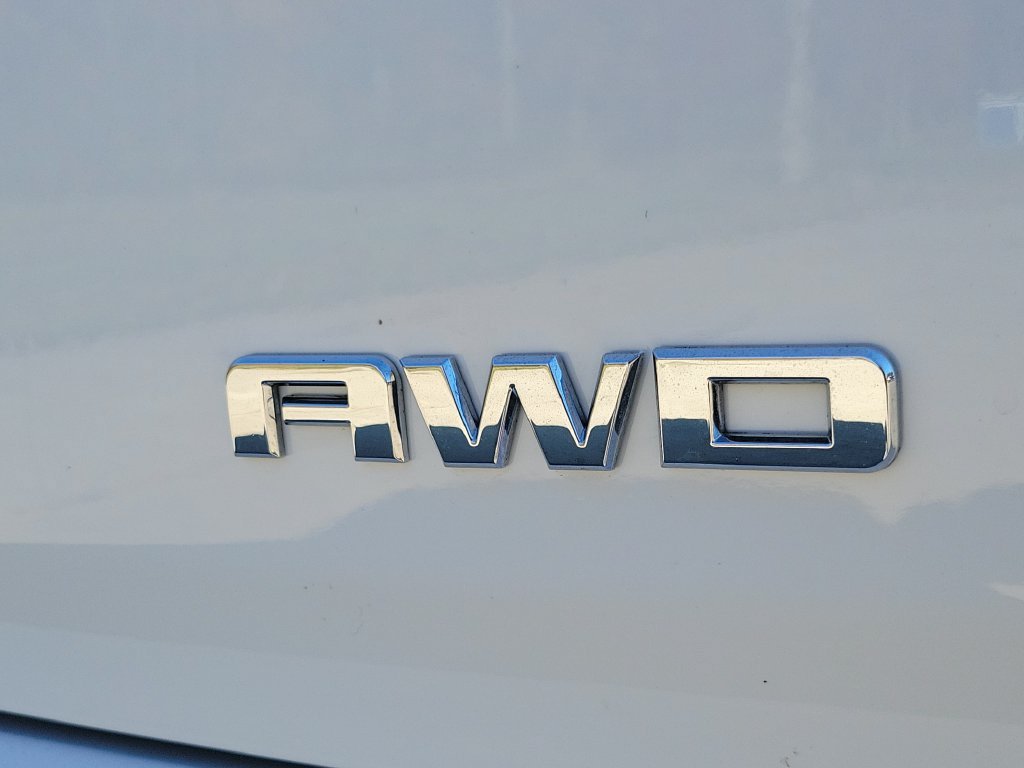Used 2018 GMC Terrain Denali w/ GMC Pro Grade Package AWD/4WD image 6