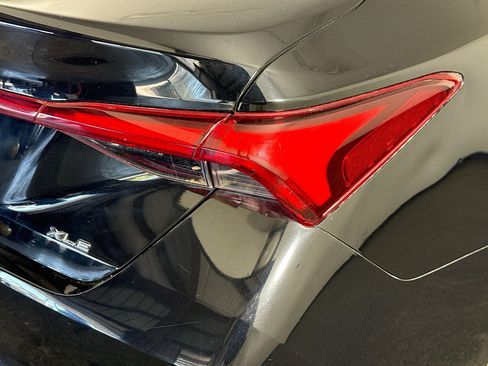 Used 2019 Toyota Avalon XLE w/ Moonroof Package image 34