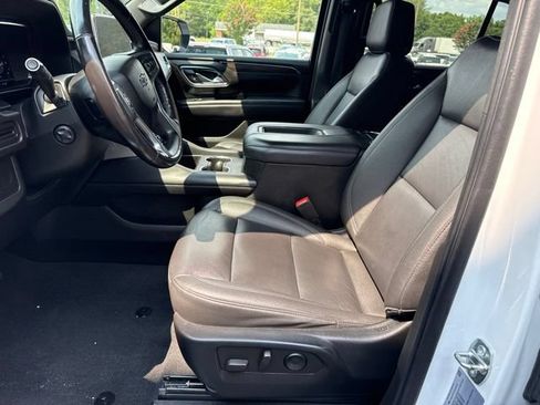 Used 2022 Chevrolet Tahoe Z71 w/ Luxury Package AWD/4WD image 10