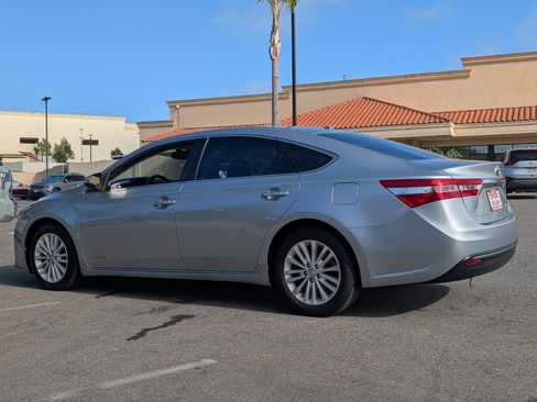 Used 2015 Toyota Avalon XLE Premium FWD image 12