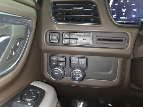 Certified 2023 GMC Yukon SLT w/ SLT Luxury Package image 20