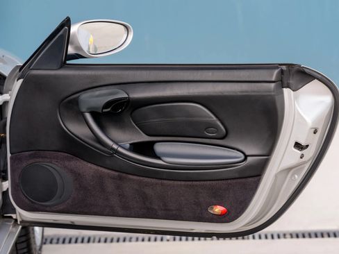 Used 1999 Porsche Boxster RWD image 3