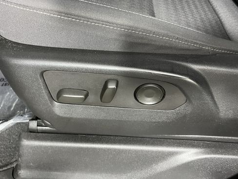 Used 2022 Chevrolet Silverado 1500 Custom Trail Boss w/ LPO, Dark Essentials Package AWD/4WD image 15