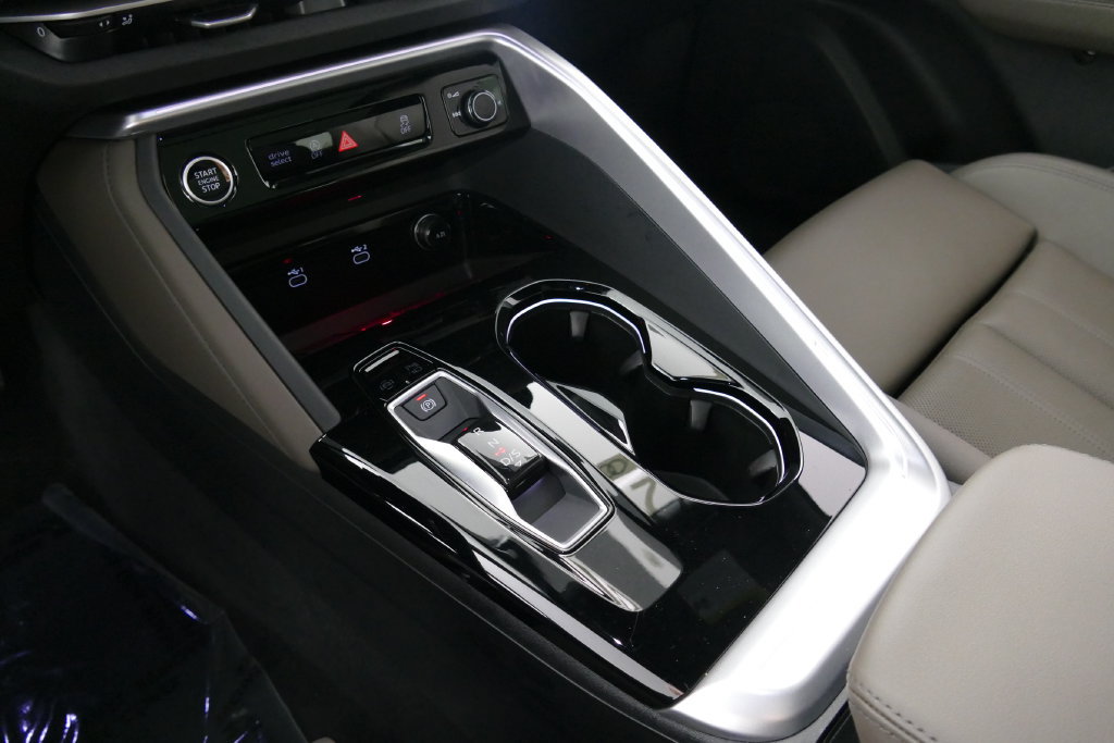 Certified 2025 Audi Q5 Premium Plus AWD/4WD image 24